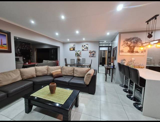 3 BEDROOM TOWNHOUSE FOR SALE IN KOOKRUS